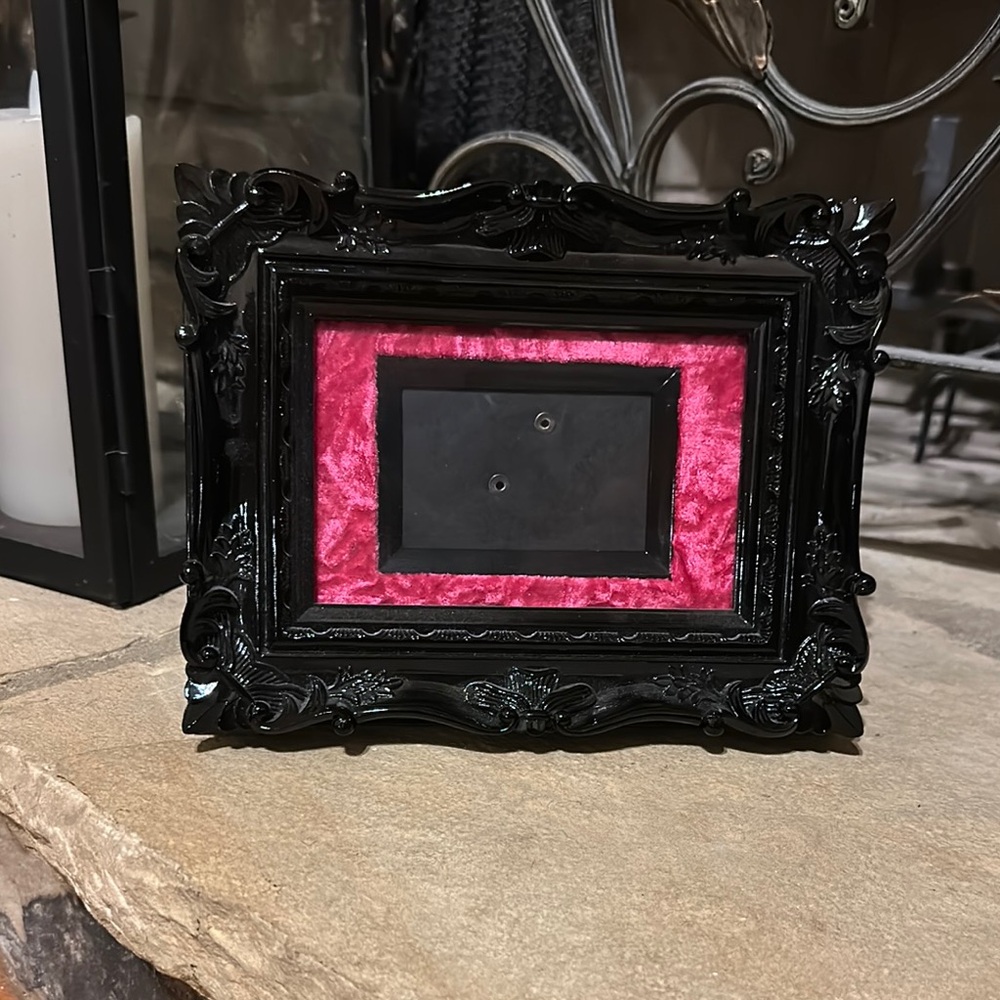 Elegant Black and Pink Picture Frame